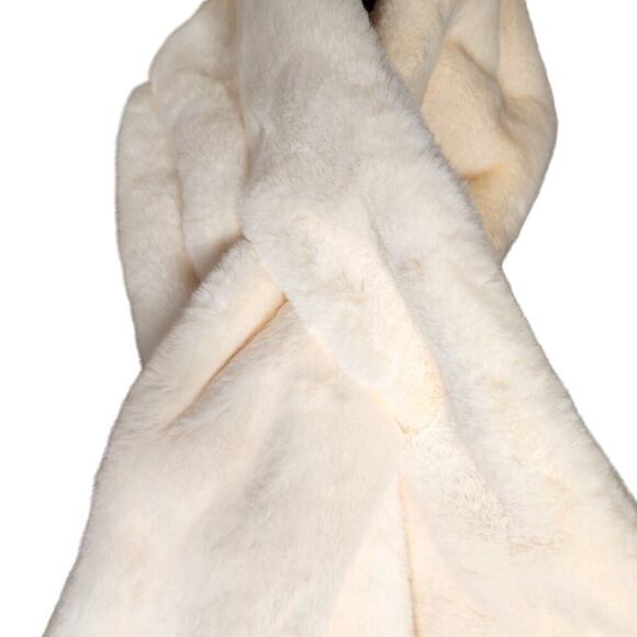APPARIS Bambi Faux Fur Scarf - Picture 5 of 11